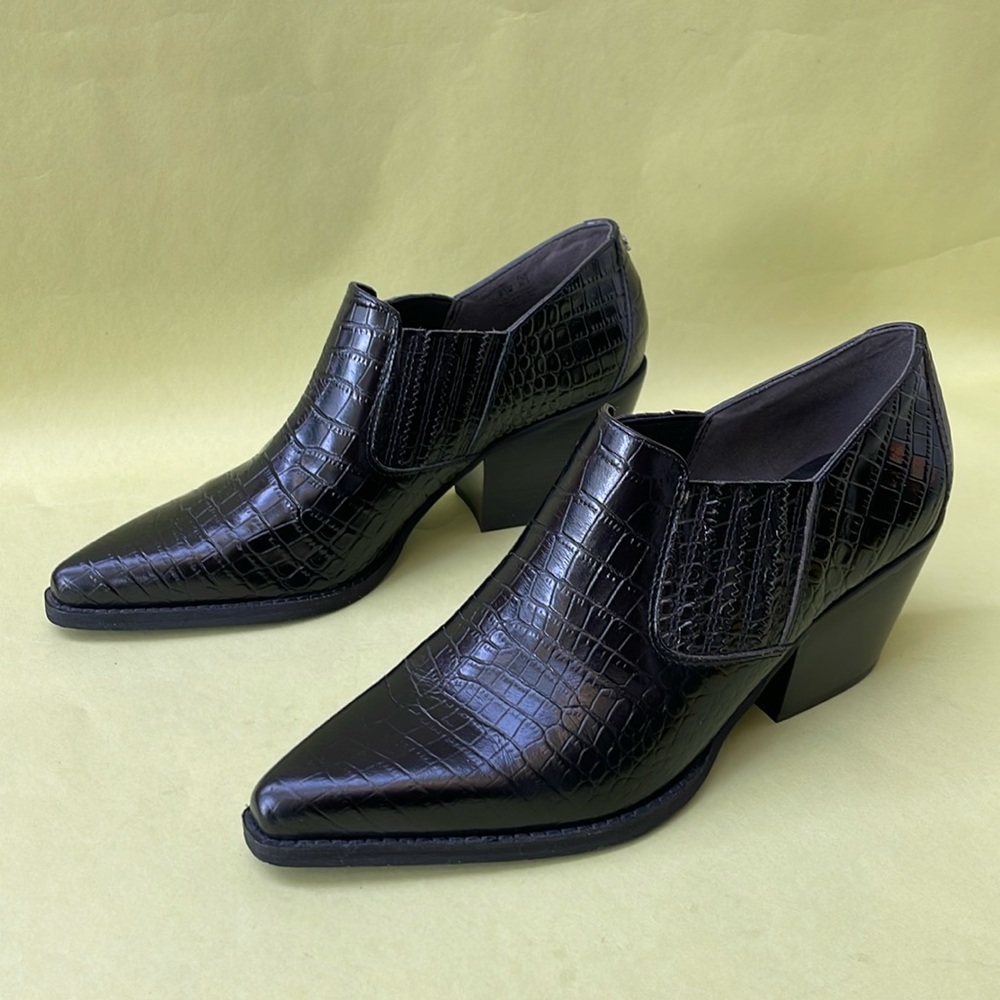 New vintage black Sam Edelman leather ankle boots